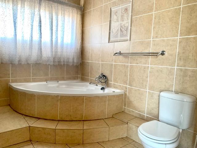 4 Bedroom Property for Sale in Universitas Ridge Free State